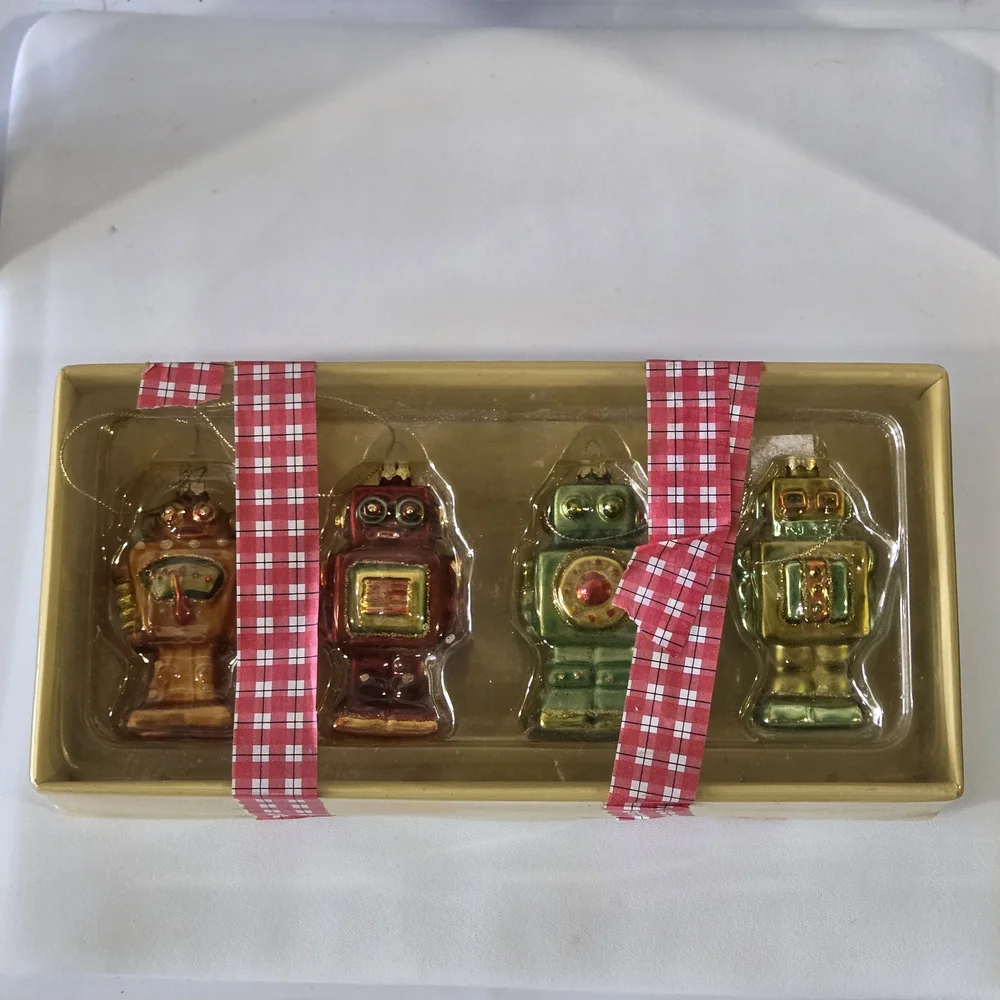 GLASS ROBOT ORNAMENTS 3